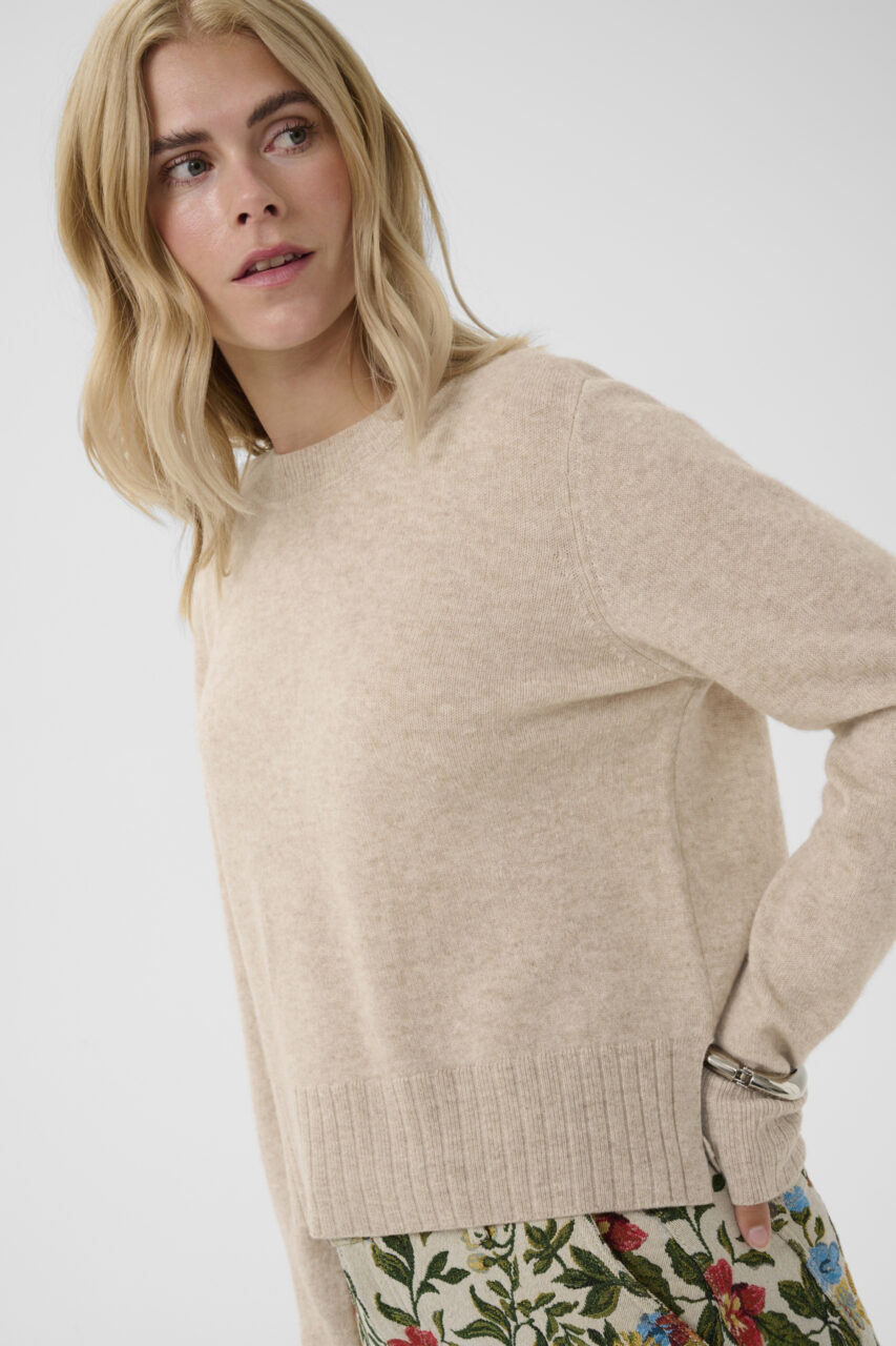 CUtaia Arrow Pullover